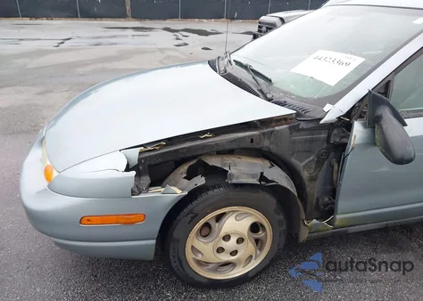 2002 Saturn S-Series Sl2 z USA, uszkodzony, nr VIN 1G8ZJ527X2Z130601